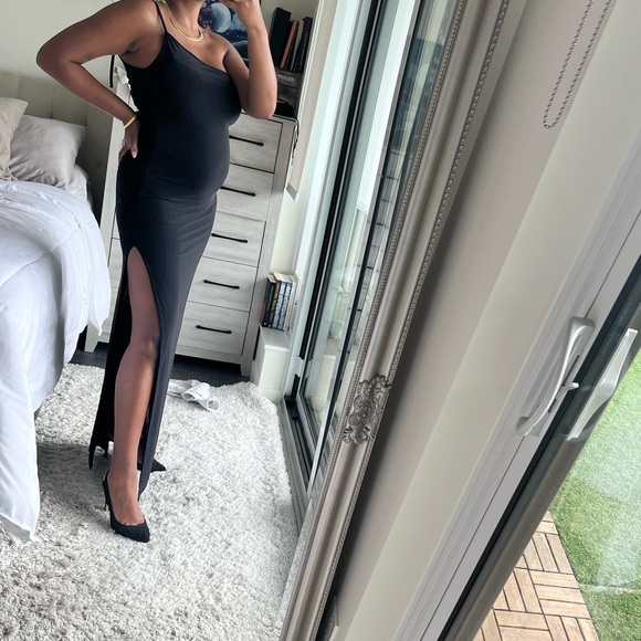 Pretty Little Thing One Shoulder Dress - Picture 6 of 6